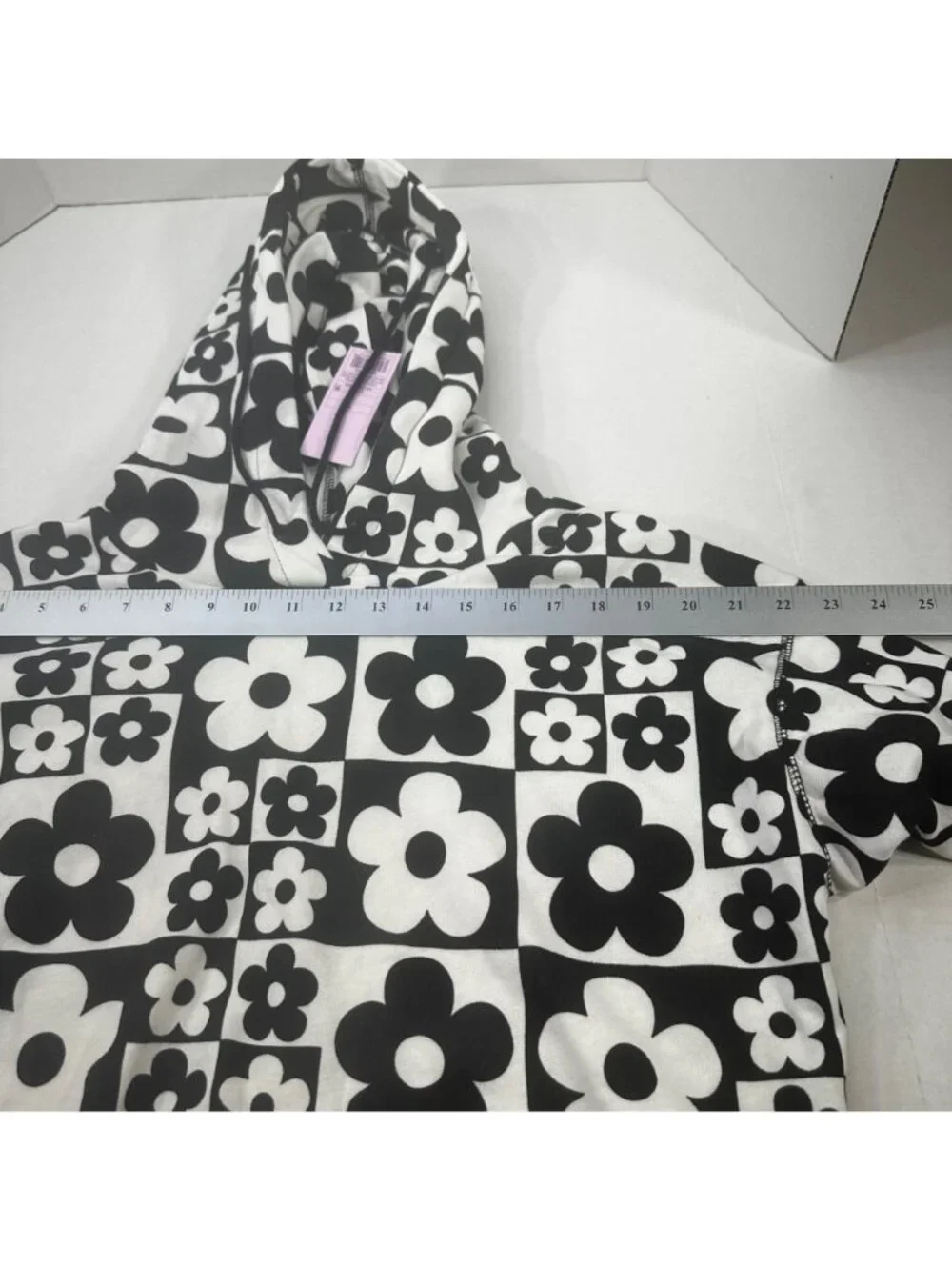 Wild Fable Women's Size Small Hoodie Cropped Black White Floral Squares New - Picture 10 of 14